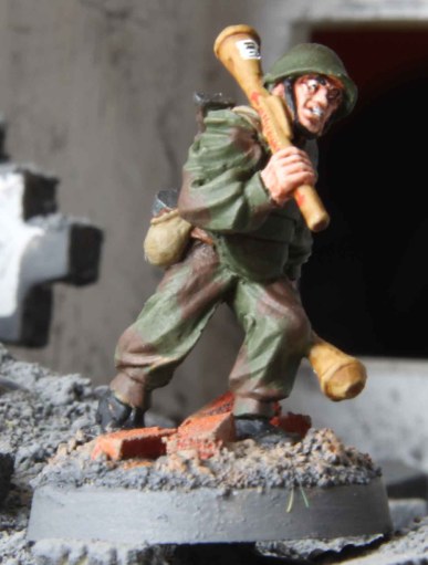 Soviet Assault Engineer (with Panzerfäuste)